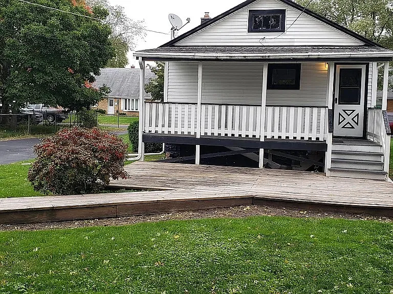 Building Photo - 14544 Avers Ave