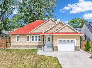 2482 Rossini Blvd, Windsor, ON N8W 4R1