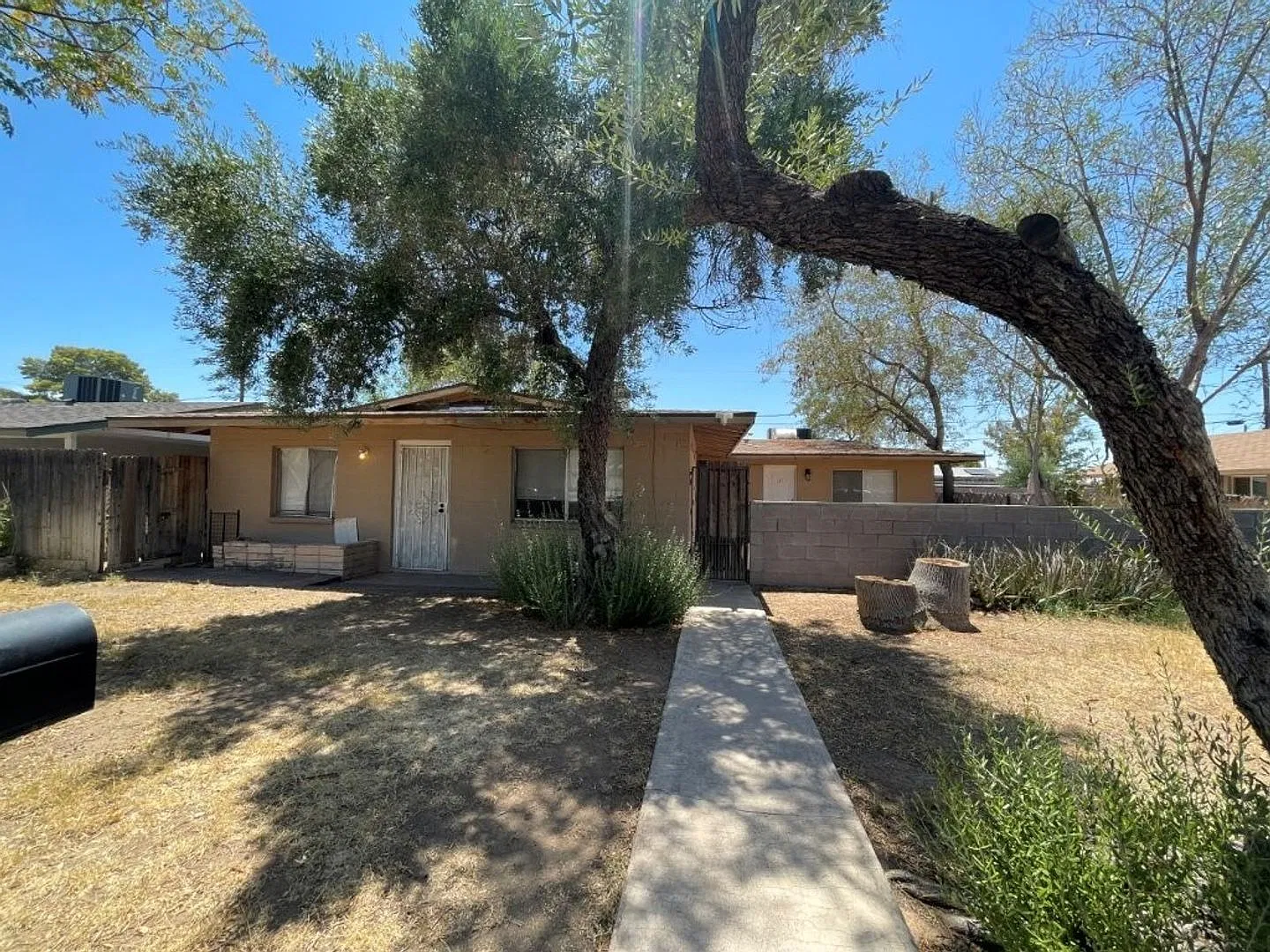 1625 W. Peoria Ave — Photo 1