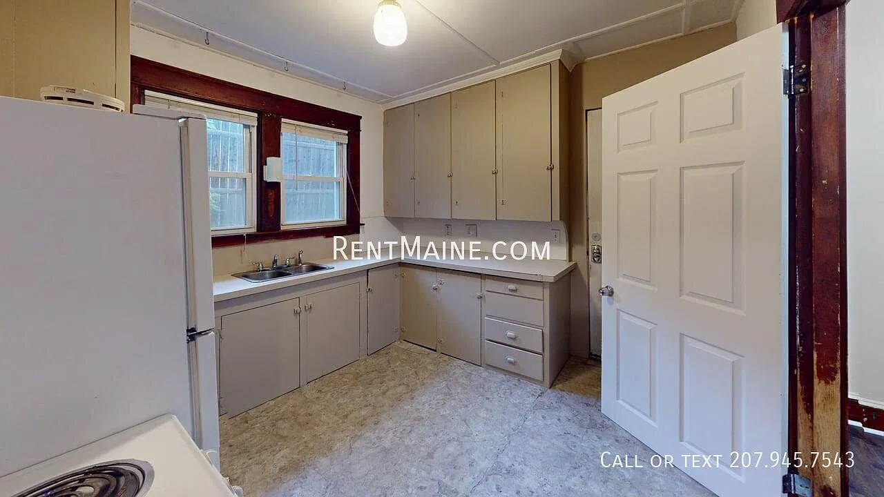 276 Main St — Photo 1
