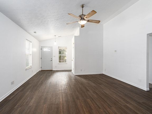 5th image of 3208 Townsend Dr