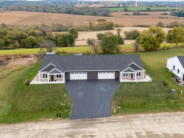 234 Watertower CIRCLE, Iron Ridge, WI 53035