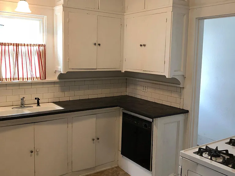 1406 W Cedar Ave — Photo 6