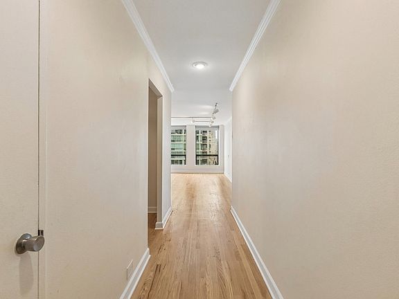3rd image of 260 E Chestnut St APT 2505