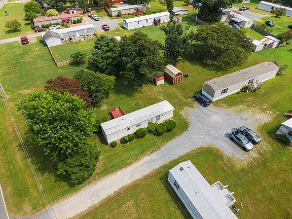 5th image of 1906 Twin Lakes Rd