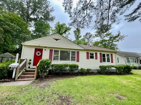 5621 Larry Ave, Virginia Beach, VA 23462