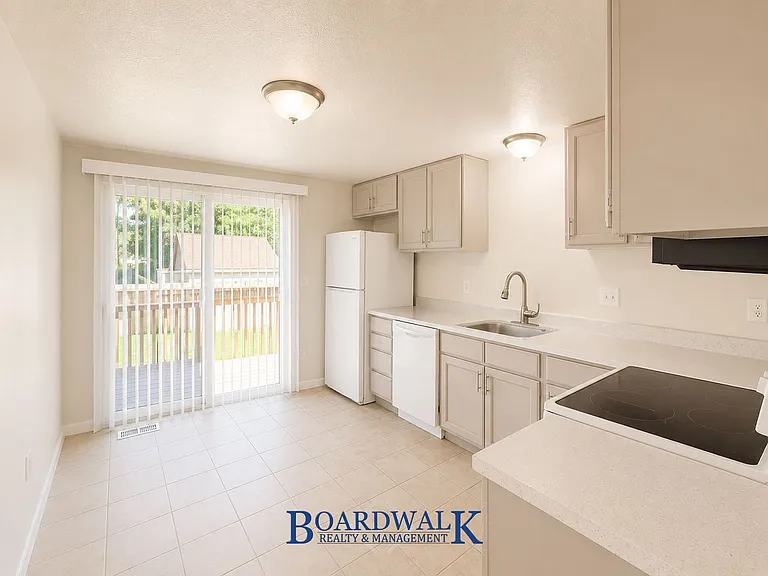 3549 S Colby Ave — Photo 6