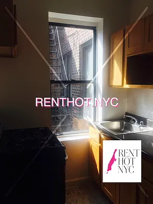 Rented by Weissman Realty | media 6