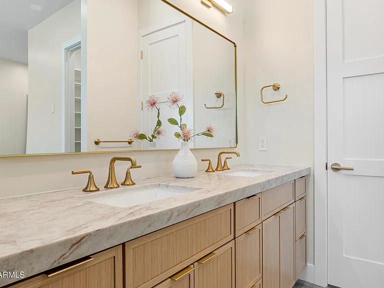 5540 E Dahlia Dr — Photo 32