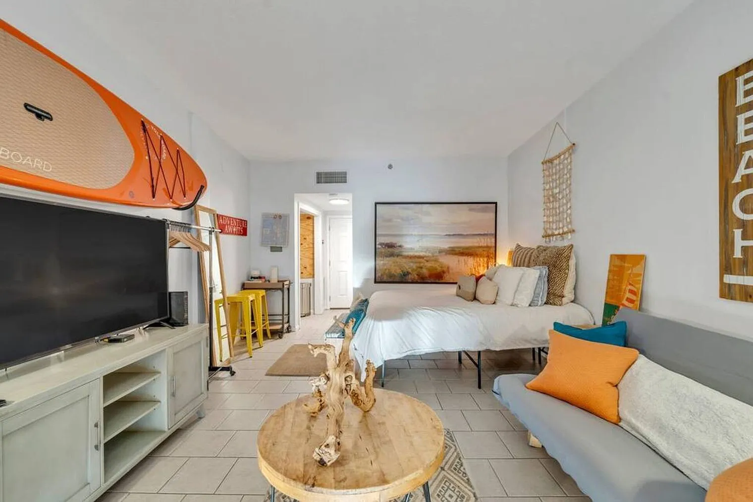 Studio, 1.0 bath, 3498 sqft, $1,709 — Photo 3