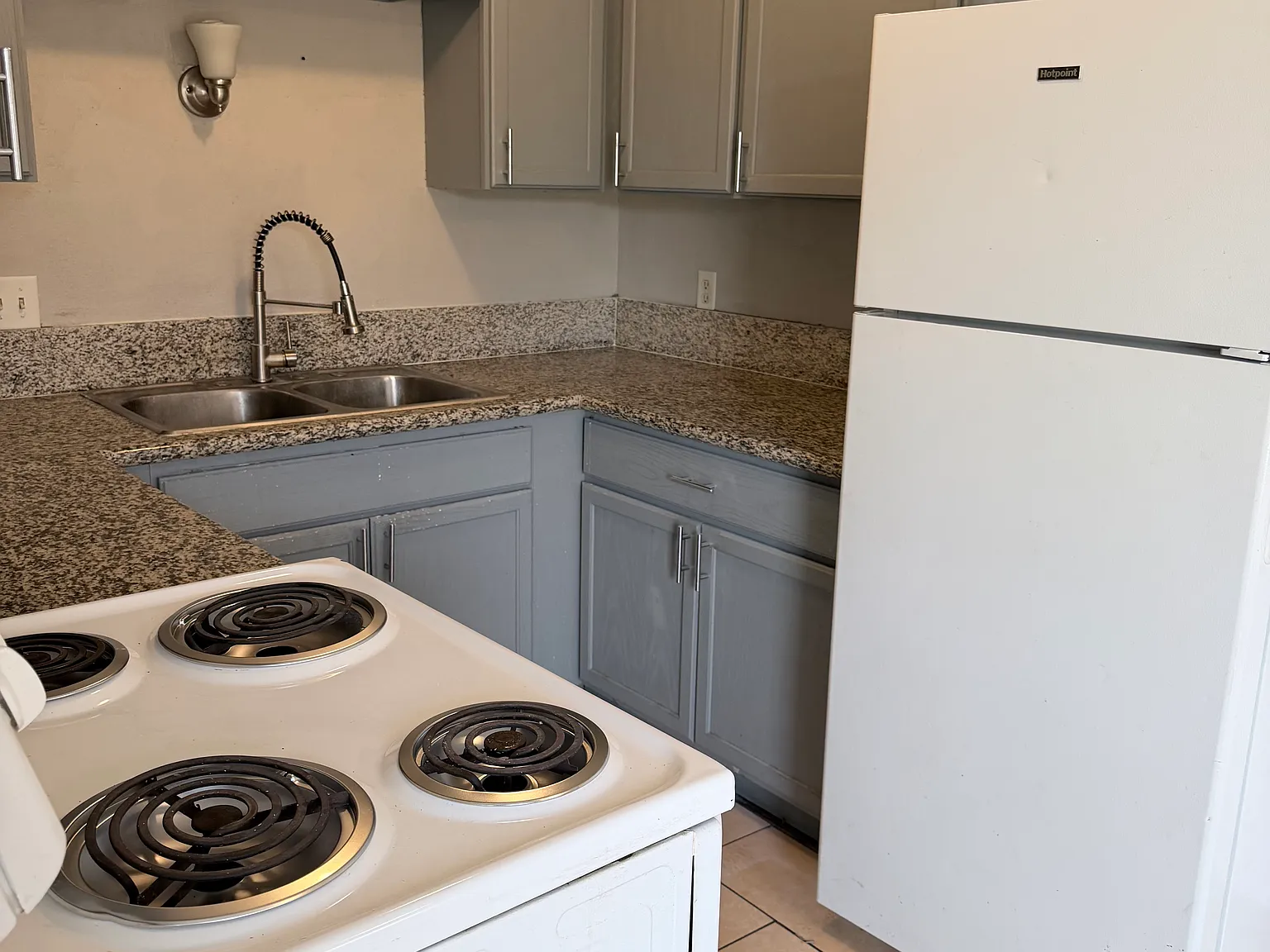 2 bed, 775 sqft, $949 — Photo 4