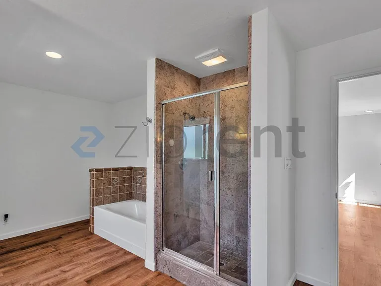617 Hove Ct — Photo 47