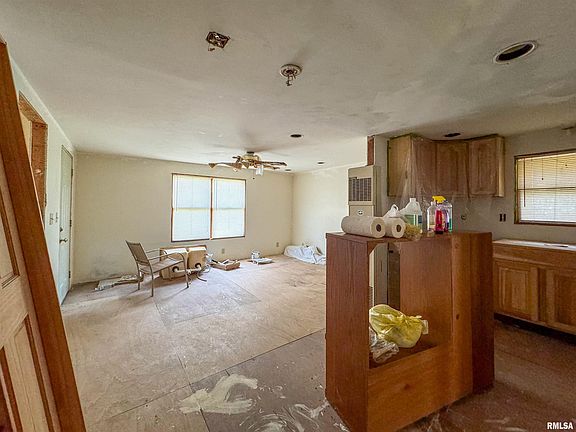5th image of 7712 S Jefferson St
