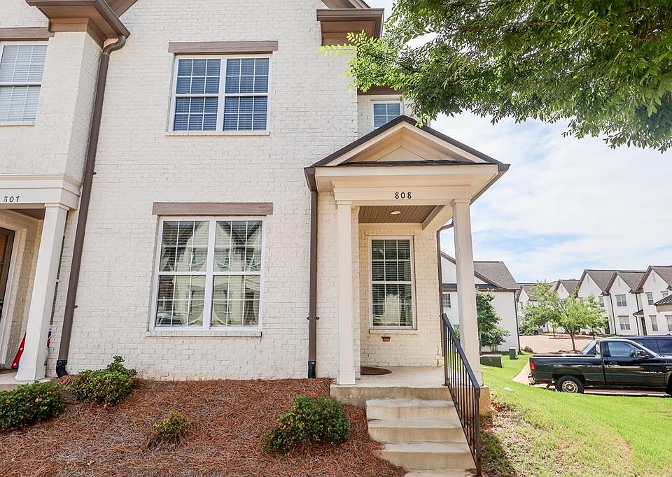 1st image of 808 Farm View Dr #102