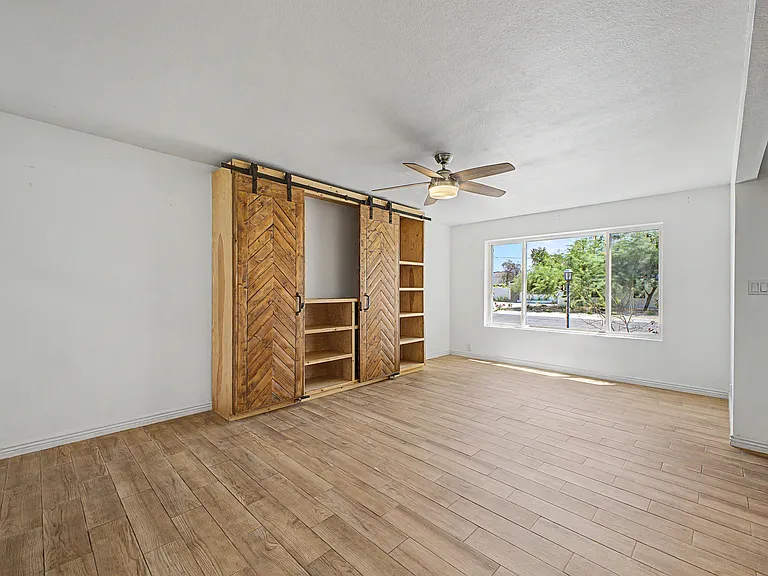 3922 E Sahuaro Dr — Photo 4