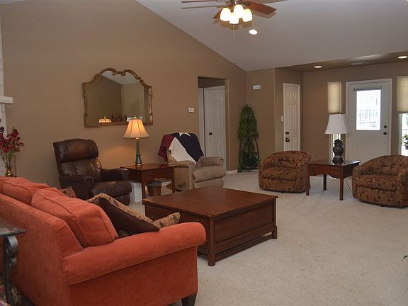 4th image of 319 Pony Creek Dr