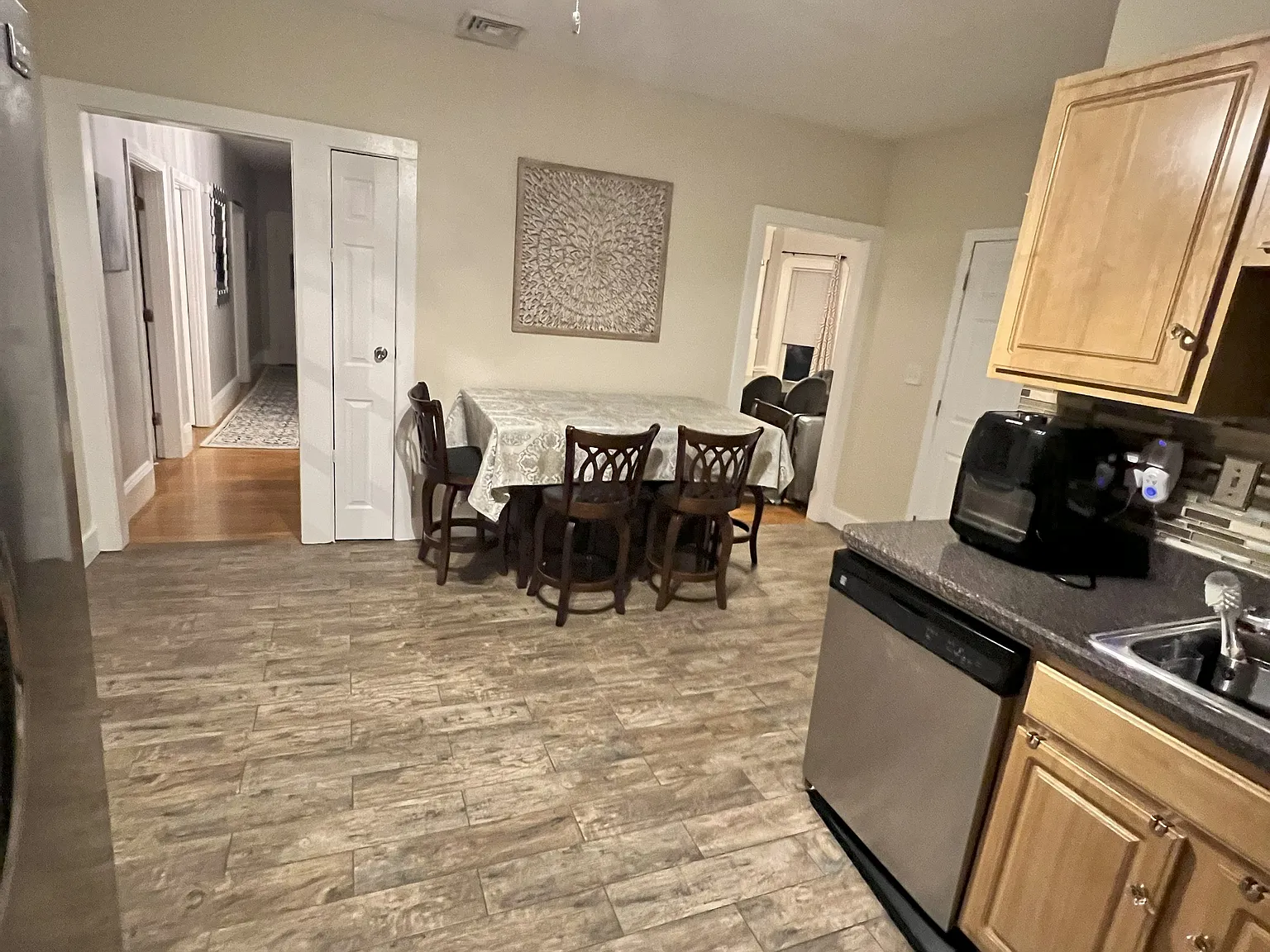 3 bed, 1.5 bath, 1500 sqft, $3,150 — Photo 2