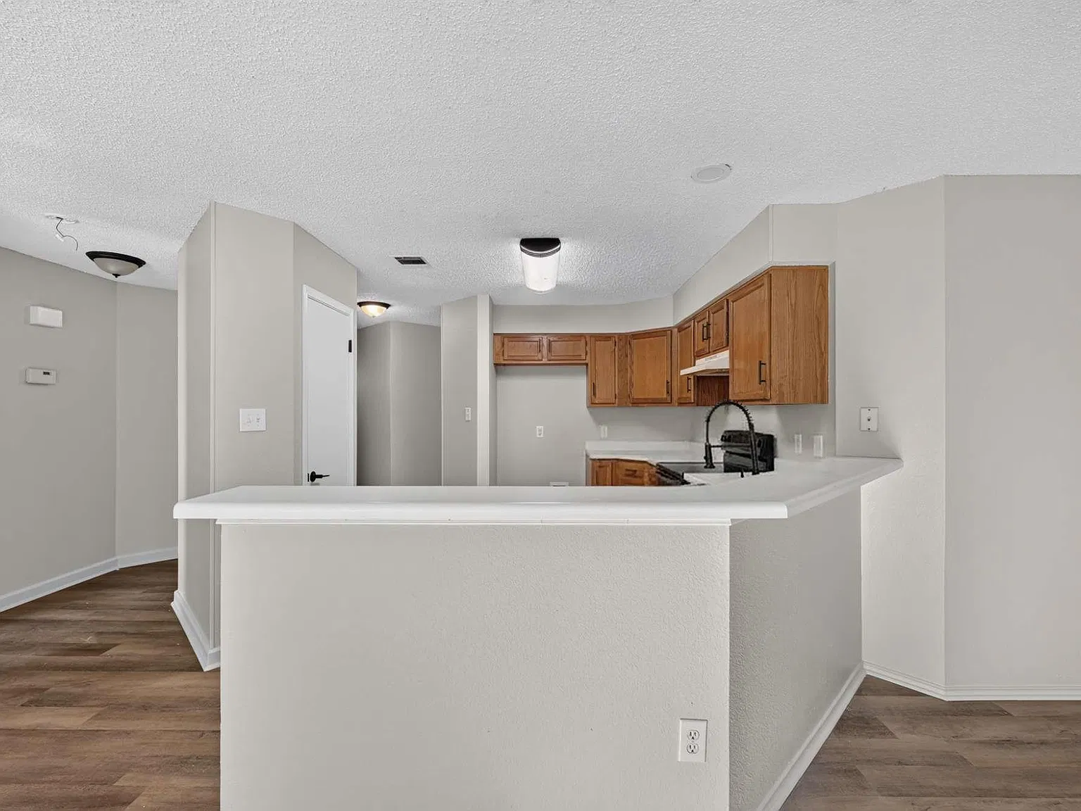 3 bed, 2.0 bath, 1780 sqft, $2,000 — Photo 3