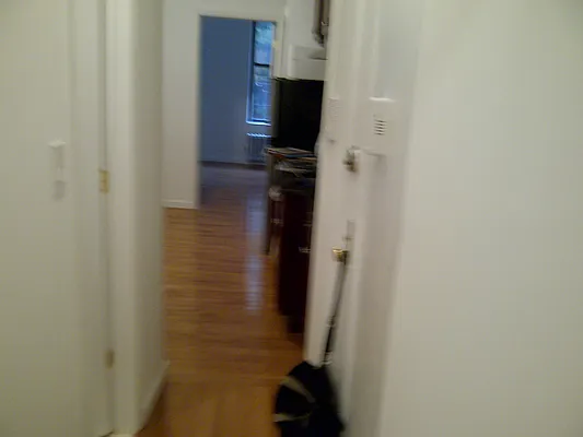 Rented by Niko International Brokerage | media 9