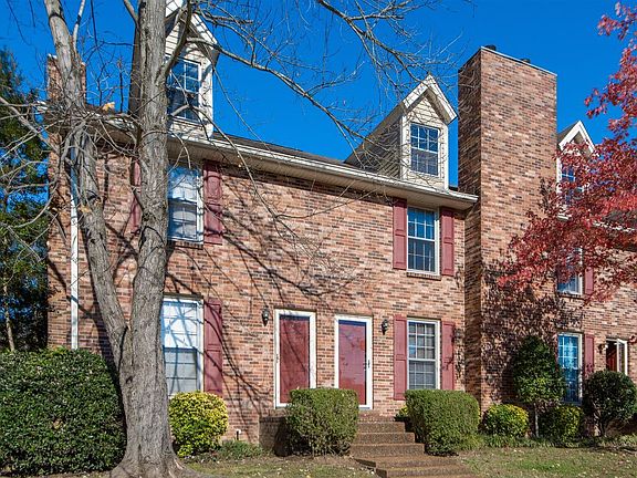2nd image of 204 Hickory Hill Ct