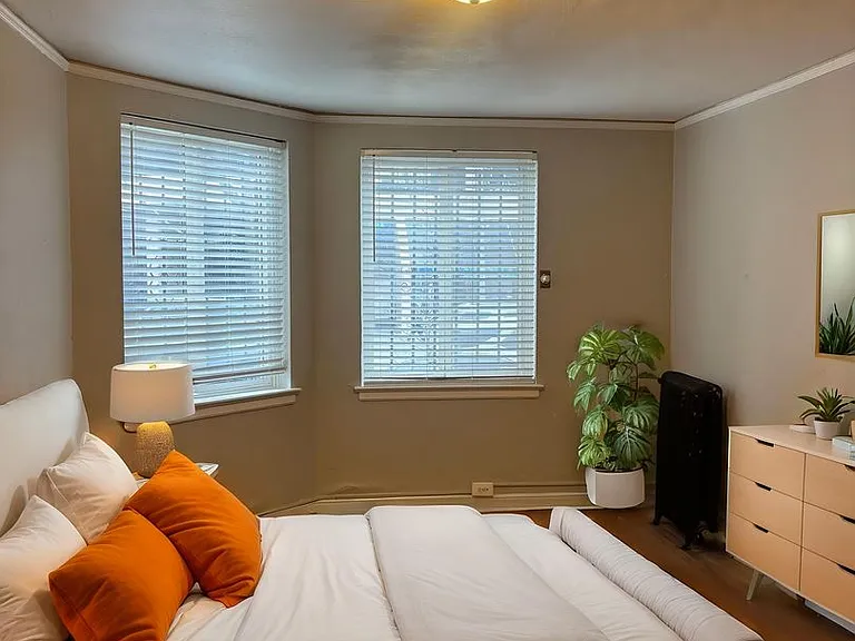 Charlesgate Apartments - Vintage Studios — Photo 70