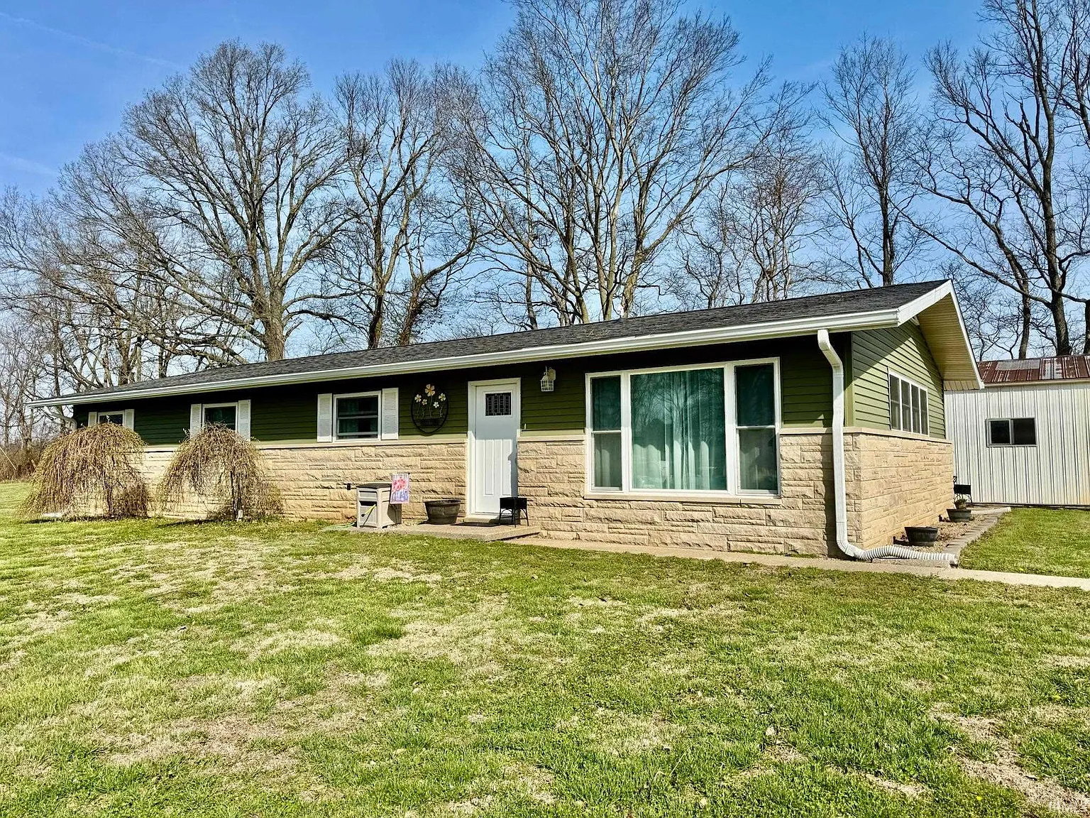 108 N Oak St photo 1