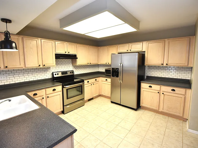 4642 Bittercreek Dr — Photo 8