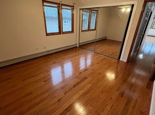 (Undisclosed Address), Lynbrook, NY 11563
