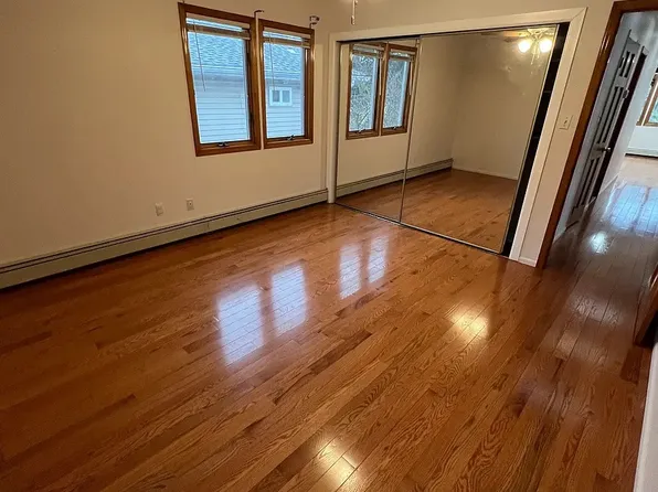 (undisclosed Address), Lynbrook, NY 11563