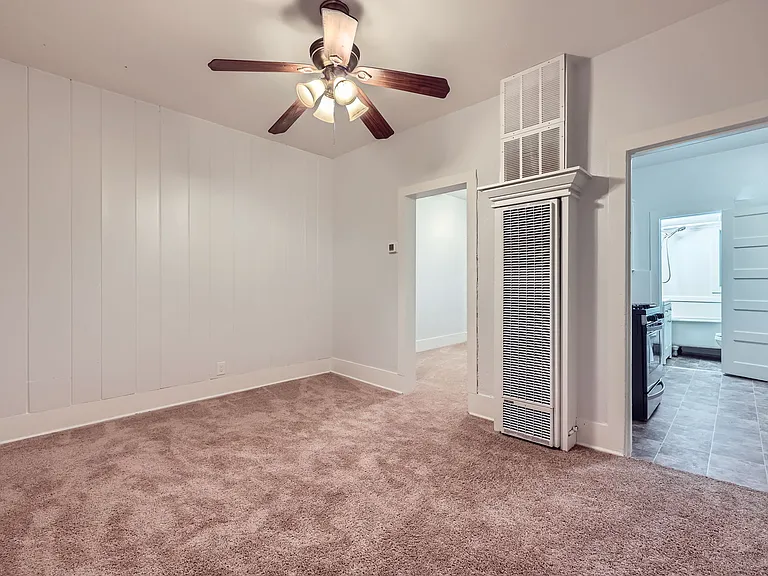537 E Platte Ave #1-5 — Photo 4