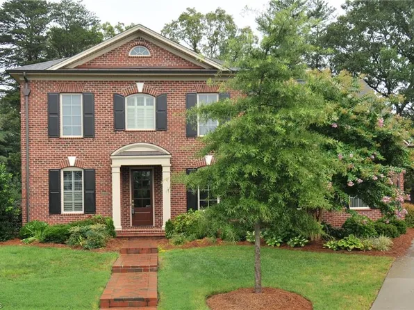 2667 Arbor Place Ct, Winston Salem, NC 27104