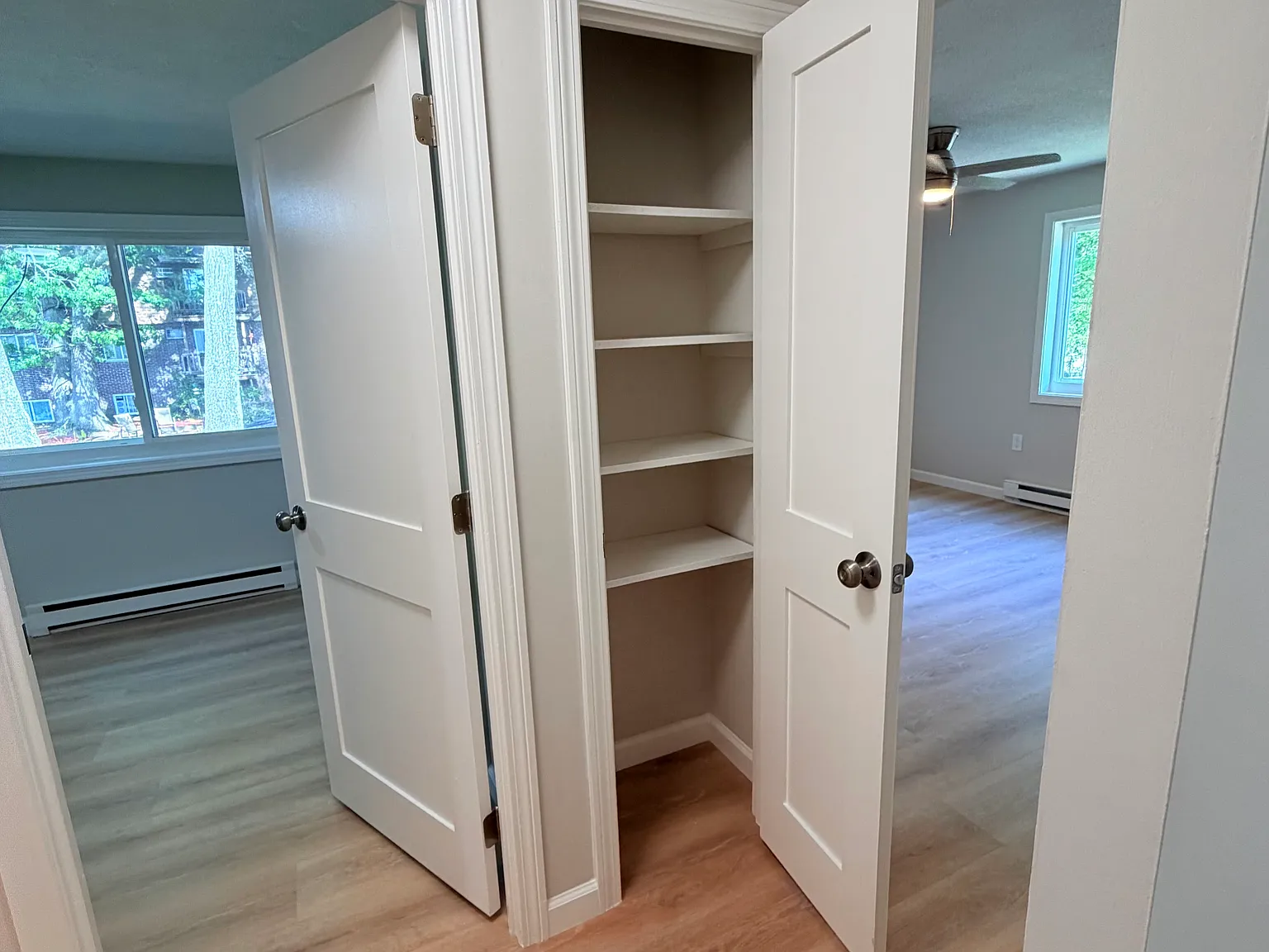 2 bed, 725 sqft, $2,300 — Photo 2