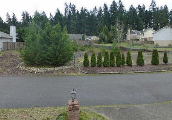 3rd image of 32216 Benbow Dr E