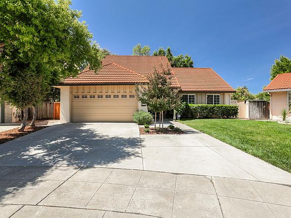 2nd image of 618 Lanfair Dr