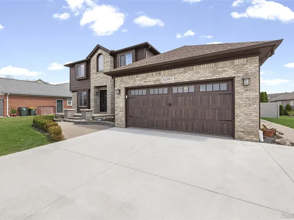 32817 Greenwood Dr, Chesterfield, MI 48047