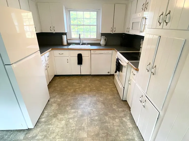29 Clipper Ln — Photo 4