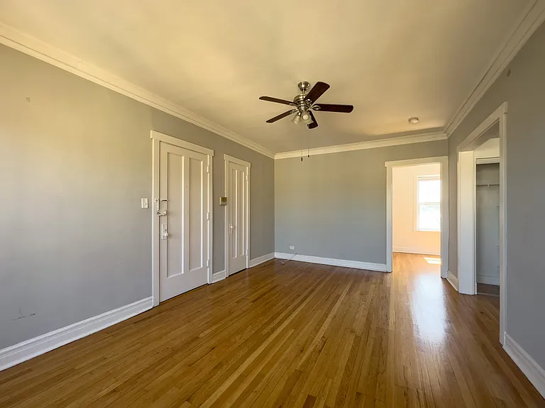 4402 N Rockwell St #4 — Photo 14