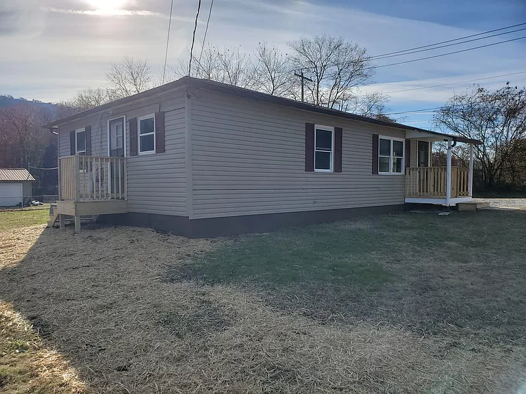 252 S Moss Ave — Photo 9