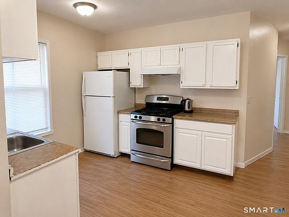 4th image of 13 Armstrong Place