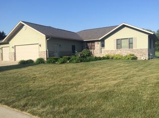 320 S Maple Ave, New Hampton, IA 50659