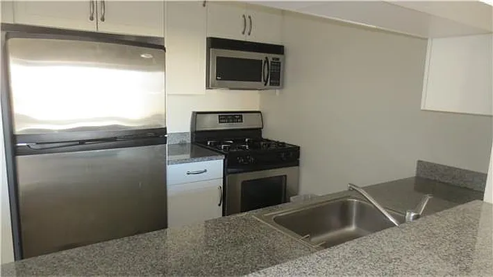 Rented by R New York | media 3