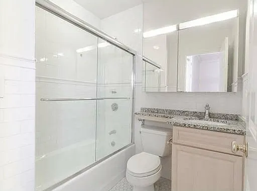 421 Hanover St #23 — Photo 8