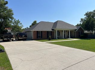 1118 Grove St, Waveland, MS 39576