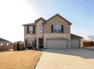 403 Orchard Cir, Cave Springs, AR 72718