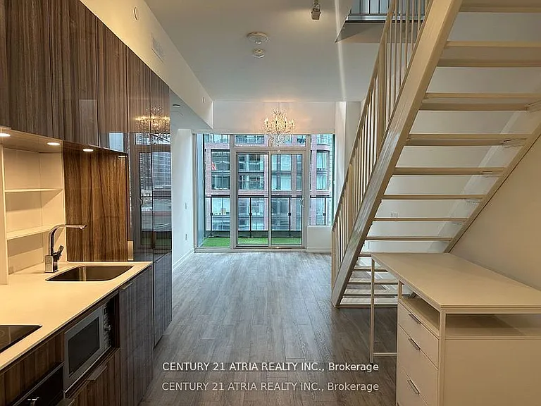 77 Shuter St #725 — Photo 11