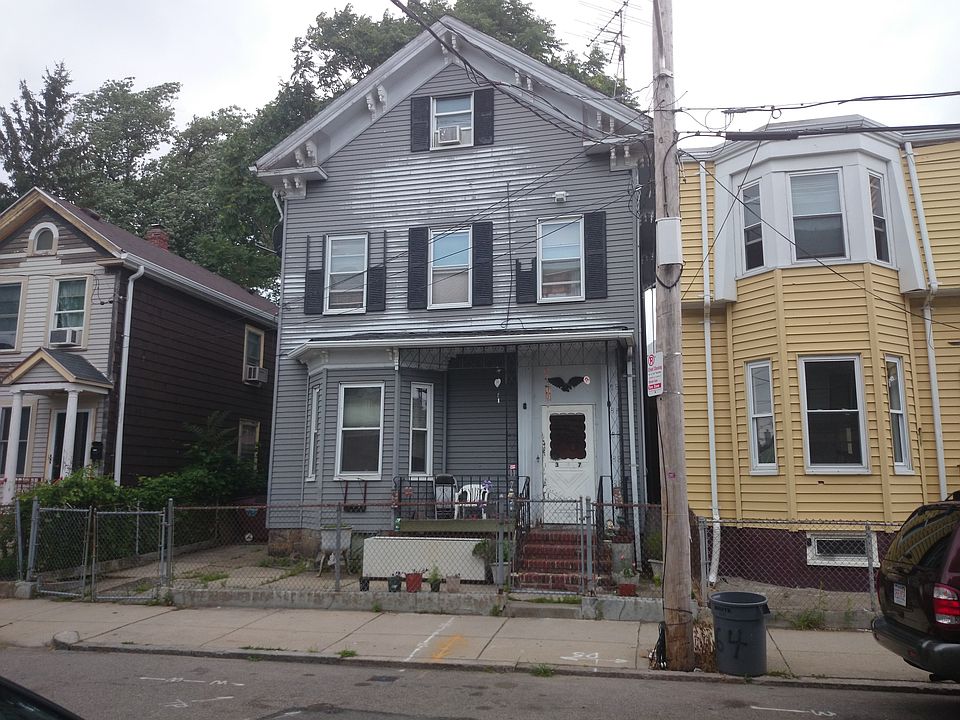 2nd image of 37 Chestnut Ave