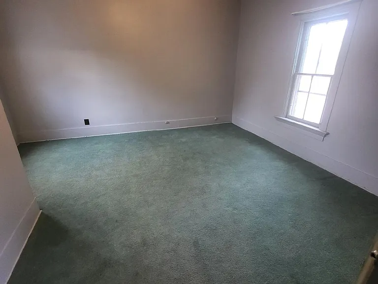 2nd upstairs Bedroom