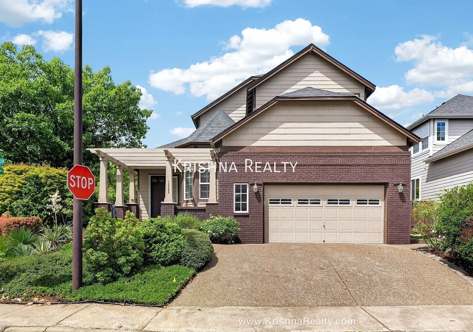 Beautiful 5 BD* 3 BA* in Bethany Terrace Community, Full Bed & Bath On Main Level! Corner Lot! — Photo 1