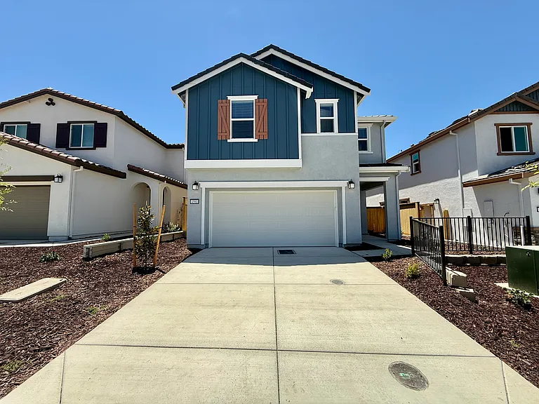 4581 Field View Dr — Photo 1