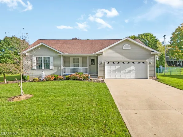 5235 Arrow Brook St NW, Canton, OH 44708